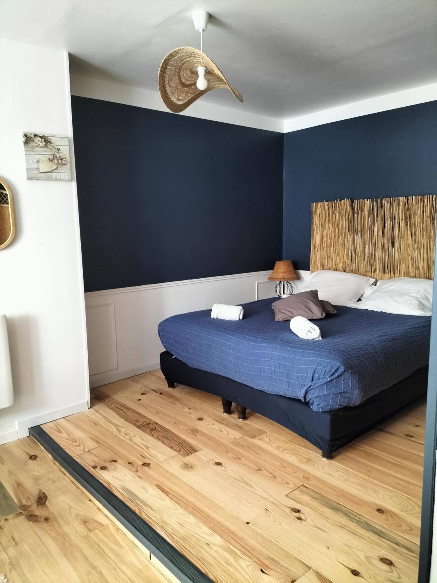 Hotel Les 2 Tours Chenay  Zewnętrze zdjęcie