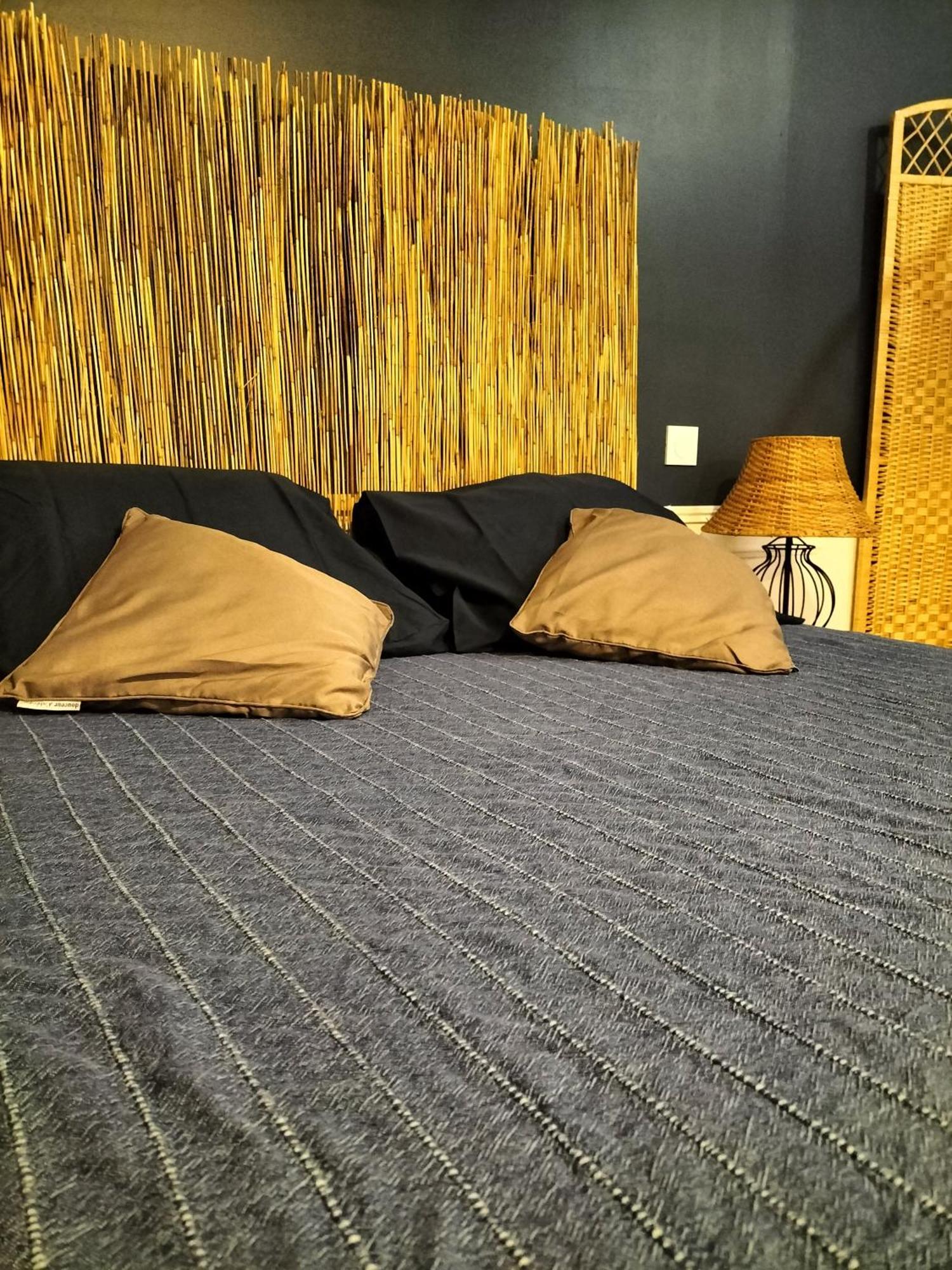 Hotel Les 2 Tours Chenay  Zewnętrze zdjęcie