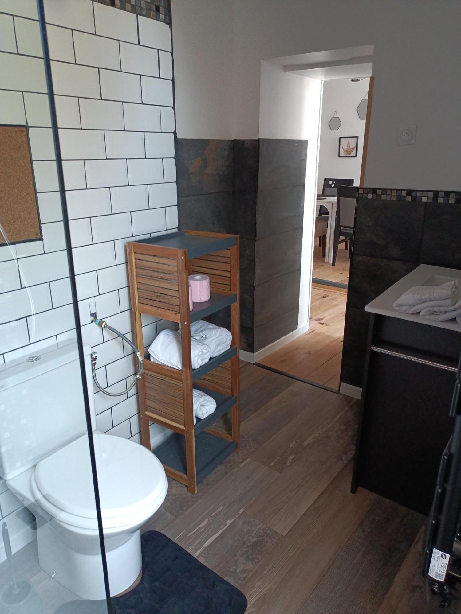 Hotel Les 2 Tours Chenay  Zewnętrze zdjęcie